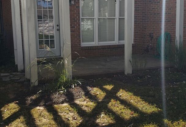 3 Bedroom 2 Bathroom house in Ogletree Area!