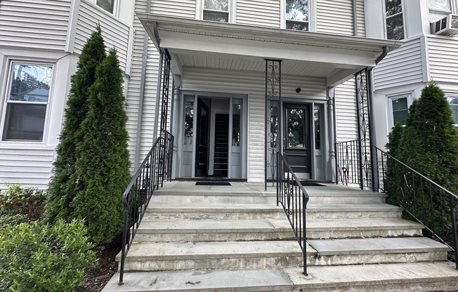 51 COLLEGE AVE