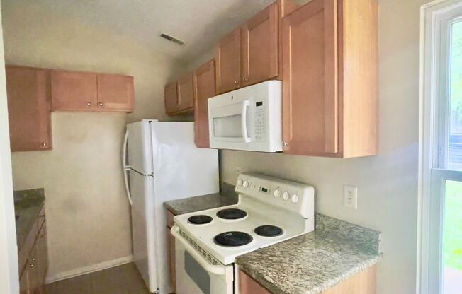 2 beds, 1 bath, $1,495