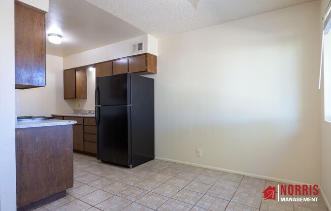 2 beds, 1 bath, 600 sqft, $900, Unit #1 (077)