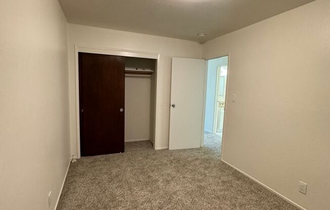 2 beds, 1 bath, 700 sqft, $2,375, Unit A