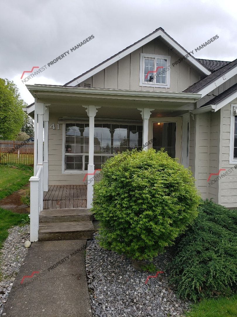 STATUS: AVAILABLE | R122 | $1895