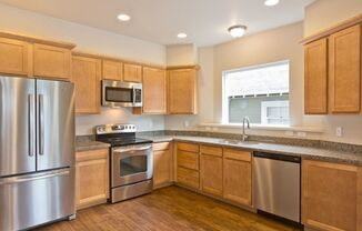 552-556 1/2 Prospect St