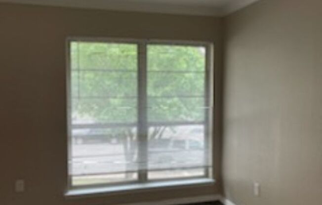2 beds, 2 baths, 878 sqft, $1,430, Unit 2009