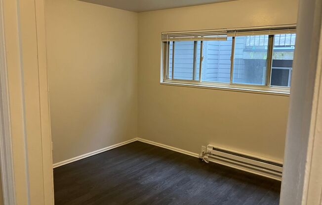 1 bed, 1 bath, 600 sqft, $1,645, Unit 16