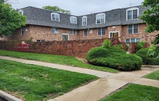 Pleasant Court Apartments