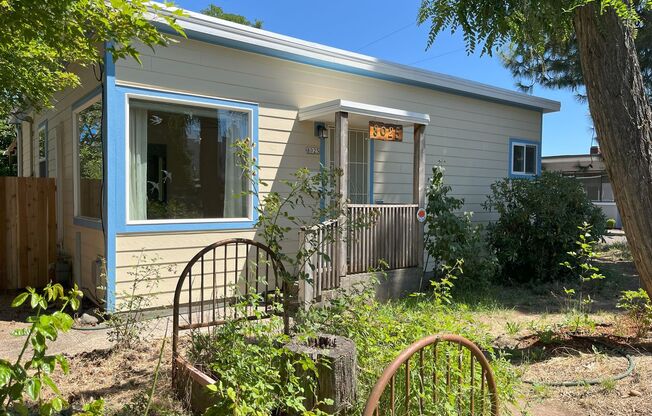 Charming Woodstock 3 Bed 1 bath Ranch House w/ a large yard, storage & Washer and Dryer!