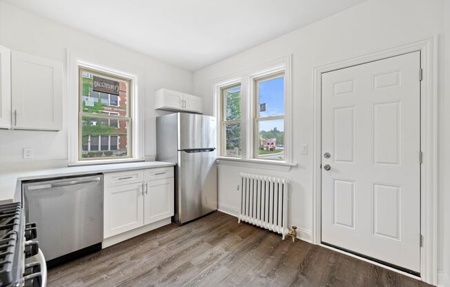 2905 N Bartlett