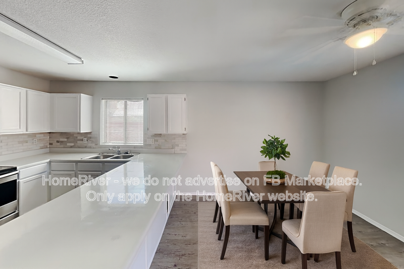 1110 W NANCY LN
