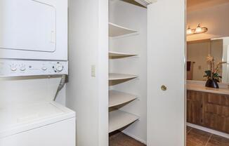 Cobblestone Village provides a washer-dryer