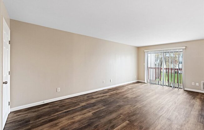 909 WOODCHIP RD