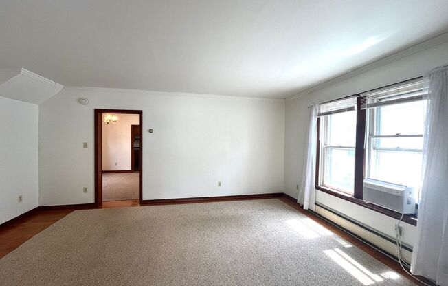40 W Caracas Ave