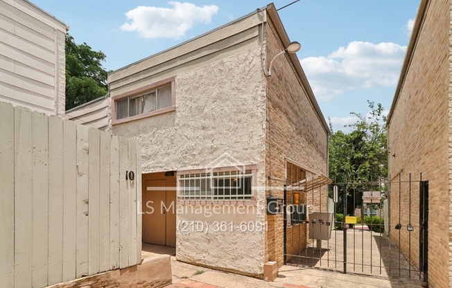 408 Ira Ave