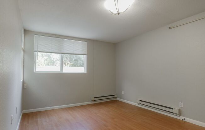 2 beds, 1 bath, 690 sqft, $2,800, Unit 200