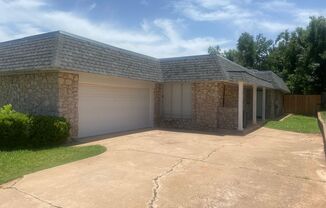 Updated 3 Bed 2 Bath Duplex in NW OKC