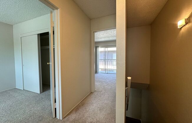 2 beds, 1 bath, 950 sqft, $2,225, Unit 07