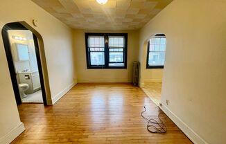 Studio, 1 bath, $850, Unit 3