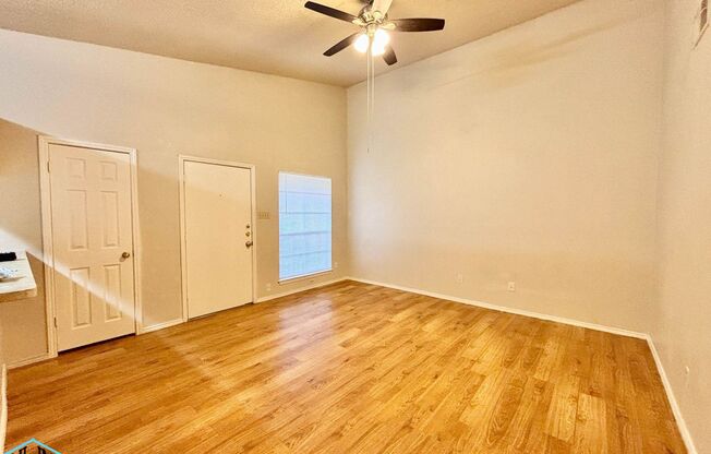 Cute & Cozy Duplex Nestled in a Prime Location, just five minutes from I35!