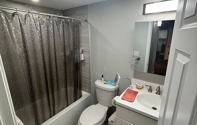 1 bed, 1 bath, 900 sqft, $2,650, Unit 114