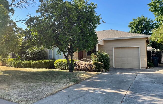 Charming 3-Bedroom, 1-Bathroom Home for Rent in Sacramento!