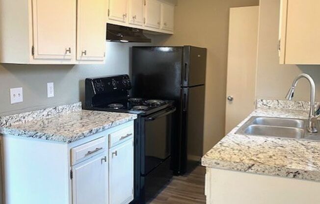 2 beds, 1 bath, 900 sqft, $750, Unit 6312-203