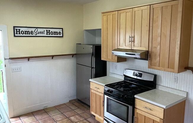 3 beds, 2 baths, $2,500