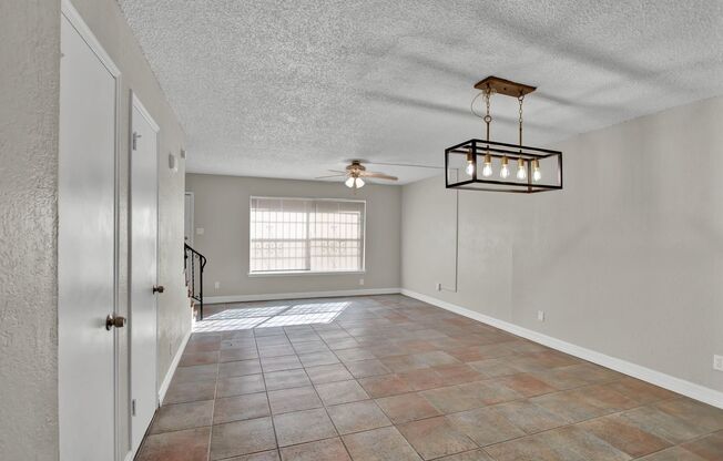 Charming 3 bedroom, 1.5  bath apartment in West El Paso!