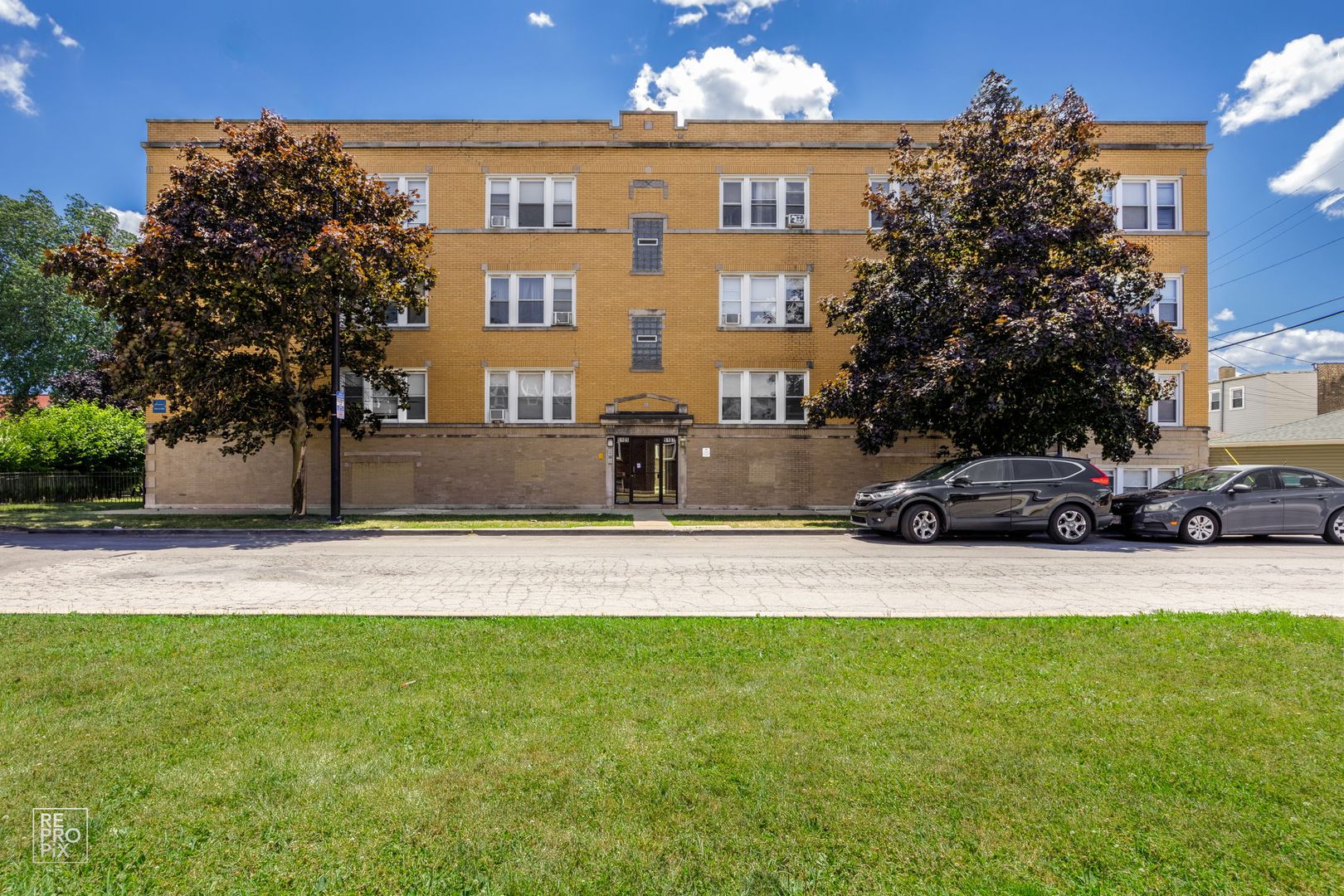 1900 S 51 AVE