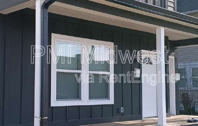 1236 W 18 ST