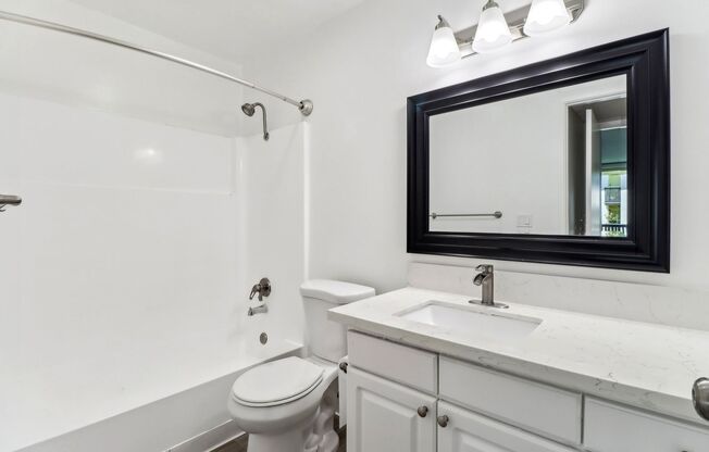 1 bed, 1 bath, 700 sqft, $2,098, Unit 4240.203
