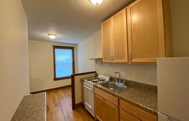 Studio, 1 bath, 400 sqft, $845, Unit 512