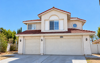 Spacious 4-Bedroom Home with Backyard in Mira Mesa