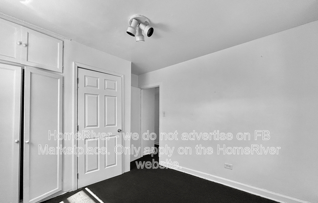 2038 E 72 PL