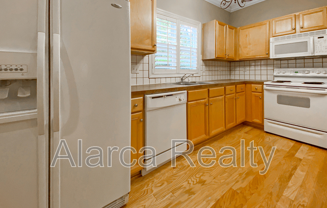 3933 ARBOR LN