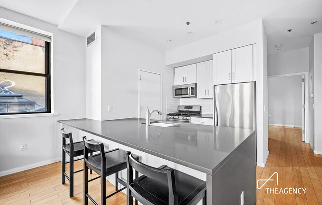 118 GREENPOINT AVE