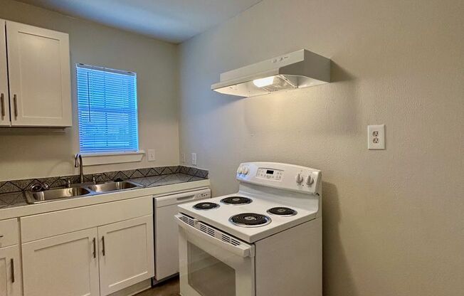 2 beds, 1 bath, $850, Unit MA9143