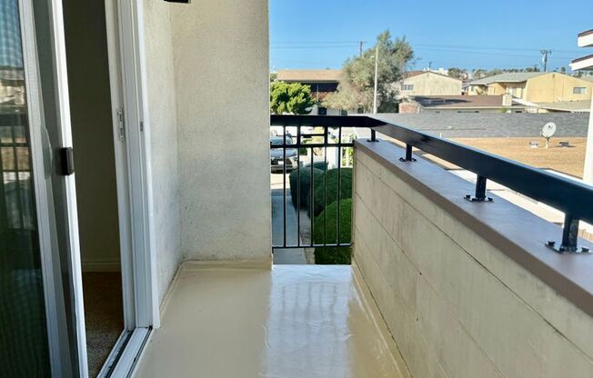 2 beds, 2 baths, $2,300, Unit D