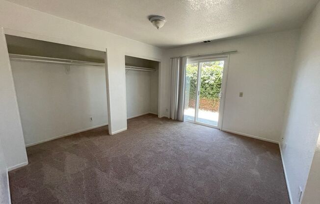 3 beds, 2 baths, $6,100, Unit B