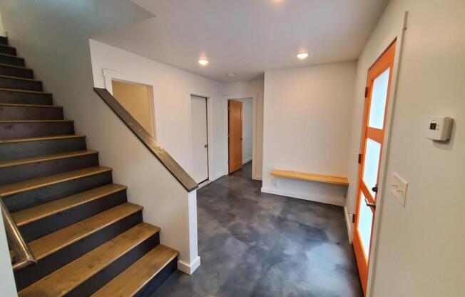 733 HOWELL ST