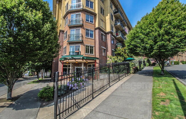 700 E Denny Way #503