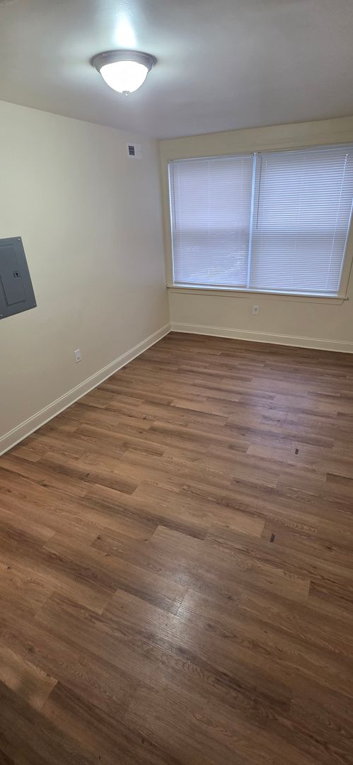 5201 Sheriff Road NE