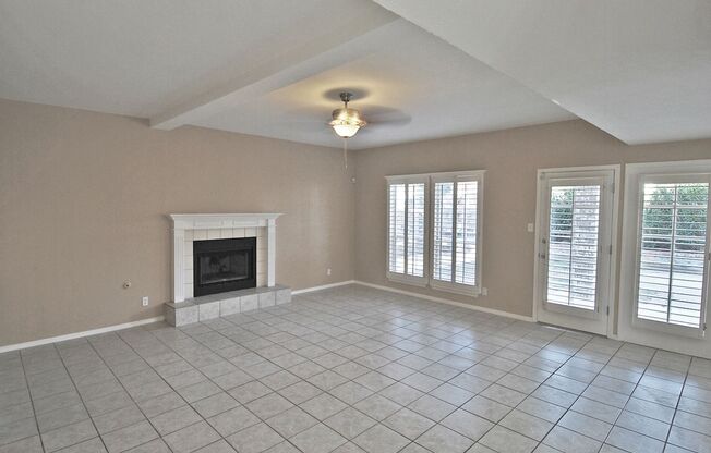 3 beds, 2.5 baths, $1,915