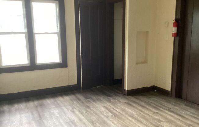 1322-24 W Vliet St