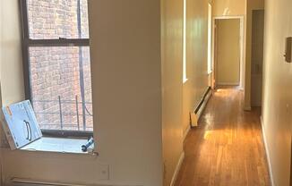 2 beds, 1 bath, 815 sqft, $3,500, Unit 4A