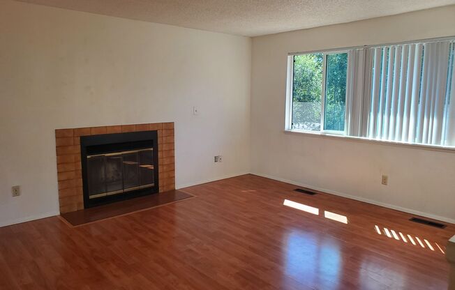 3 Bedroom Home In East Bremerton