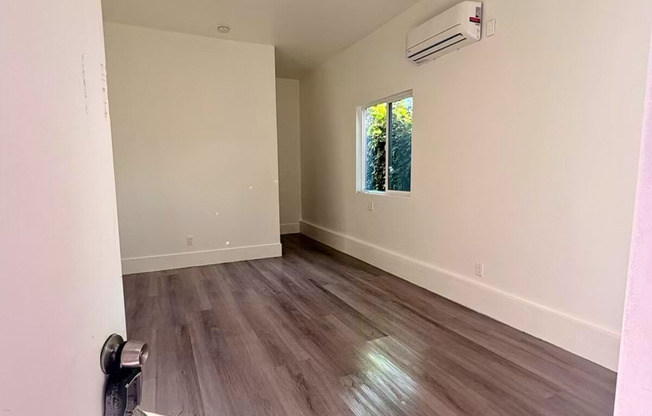 $500 Move-In Special! | Private Studio Home in Lake Balboa