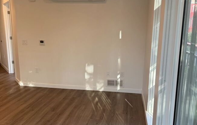 2 beds, 2 baths, 784 sqft, $2,678, Unit 202
