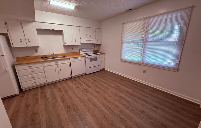 3 Bedroom, 1.5 Bathroom Duplex