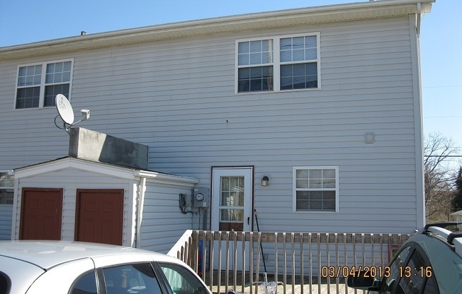 3 beds, 2 baths, $1,400