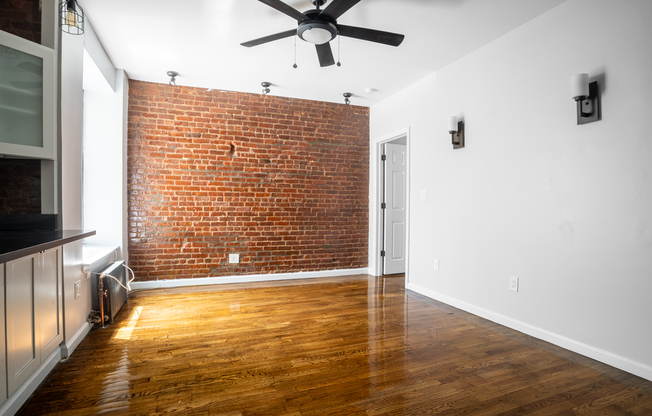 1182 PUTNAM AVE